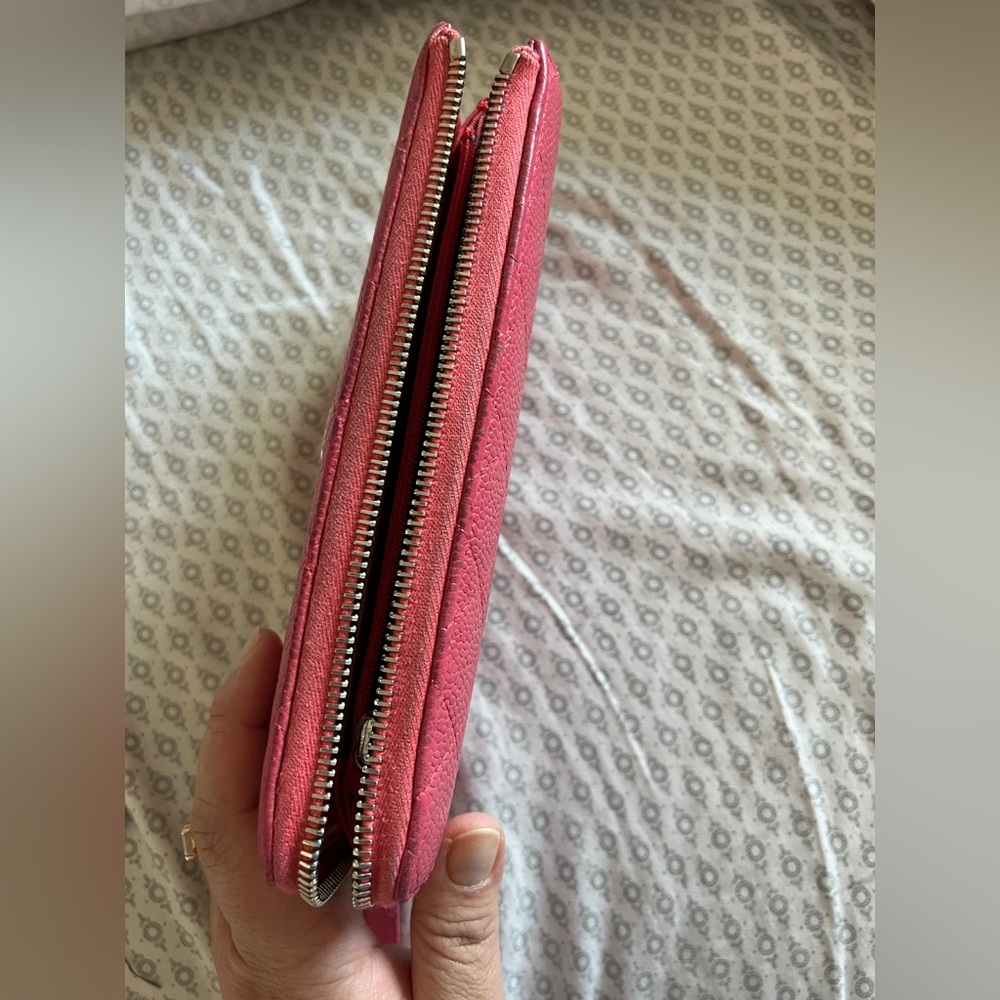 Authentic Chanel Wallet - Picture 6 of 7